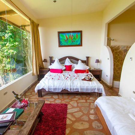 Issimo Suites Boutique Hotel & Spa - Adults Only マヌエル・アントニオ エクステリア 写真