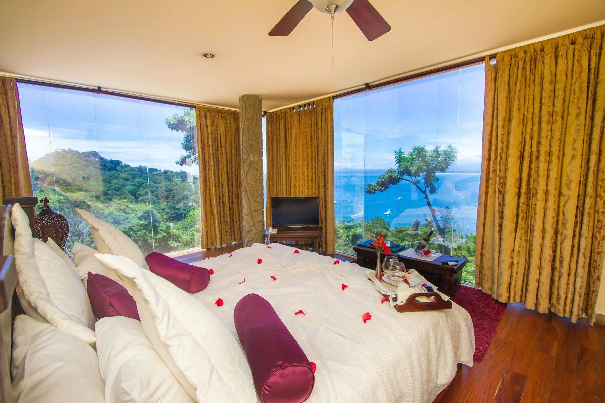 Issimo Suites Boutique Hotel & Spa - Adults Only マヌエル・アントニオ エクステリア 写真