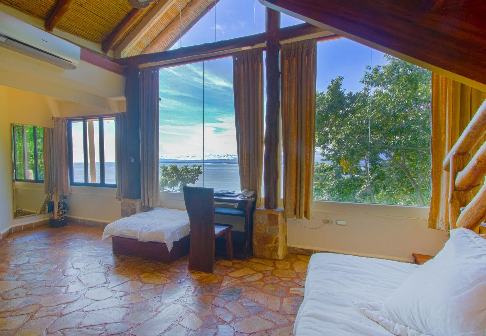 Issimo Suites Boutique Hotel & Spa - Adults Only マヌエル・アントニオ エクステリア 写真