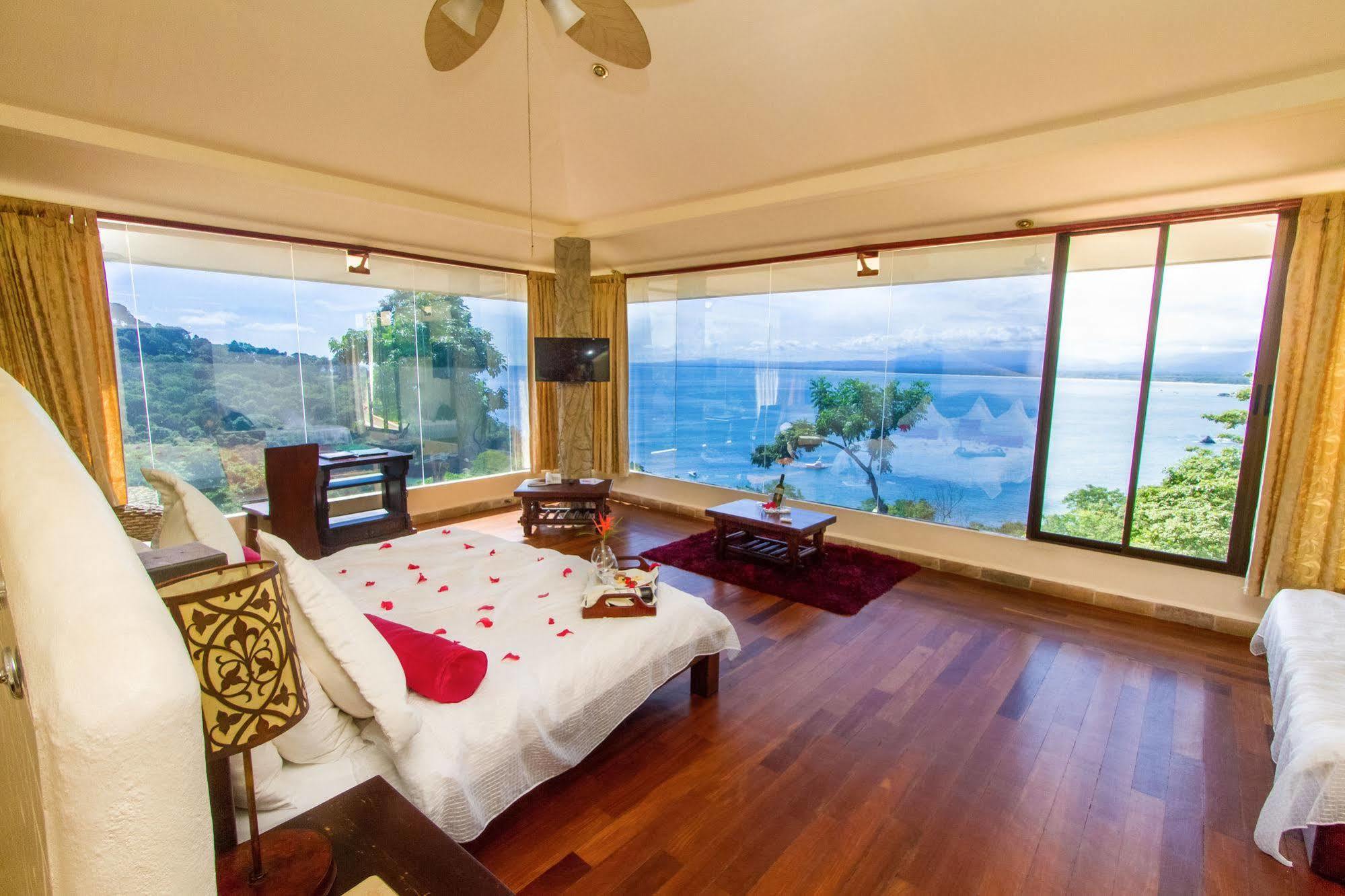 Issimo Suites Boutique Hotel & Spa - Adults Only マヌエル・アントニオ エクステリア 写真