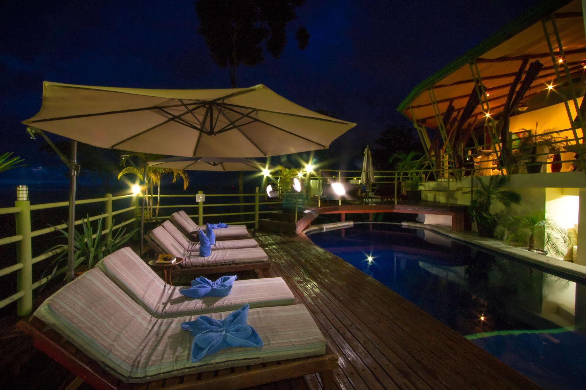Issimo Suites Boutique Hotel & Spa - Adults Only マヌエル・アントニオ エクステリア 写真