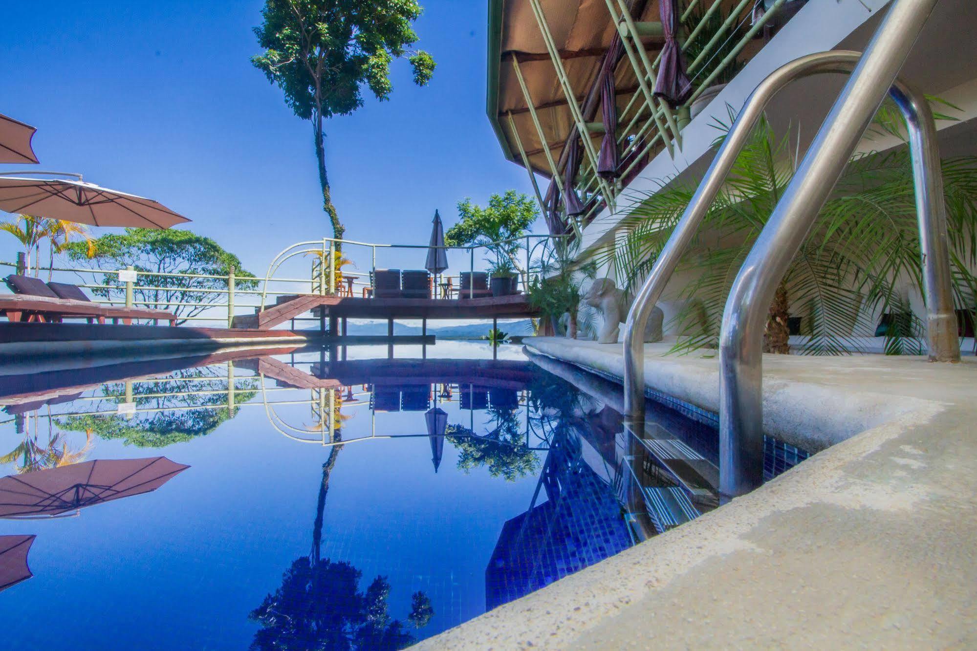 Issimo Suites Boutique Hotel & Spa - Adults Only マヌエル・アントニオ エクステリア 写真